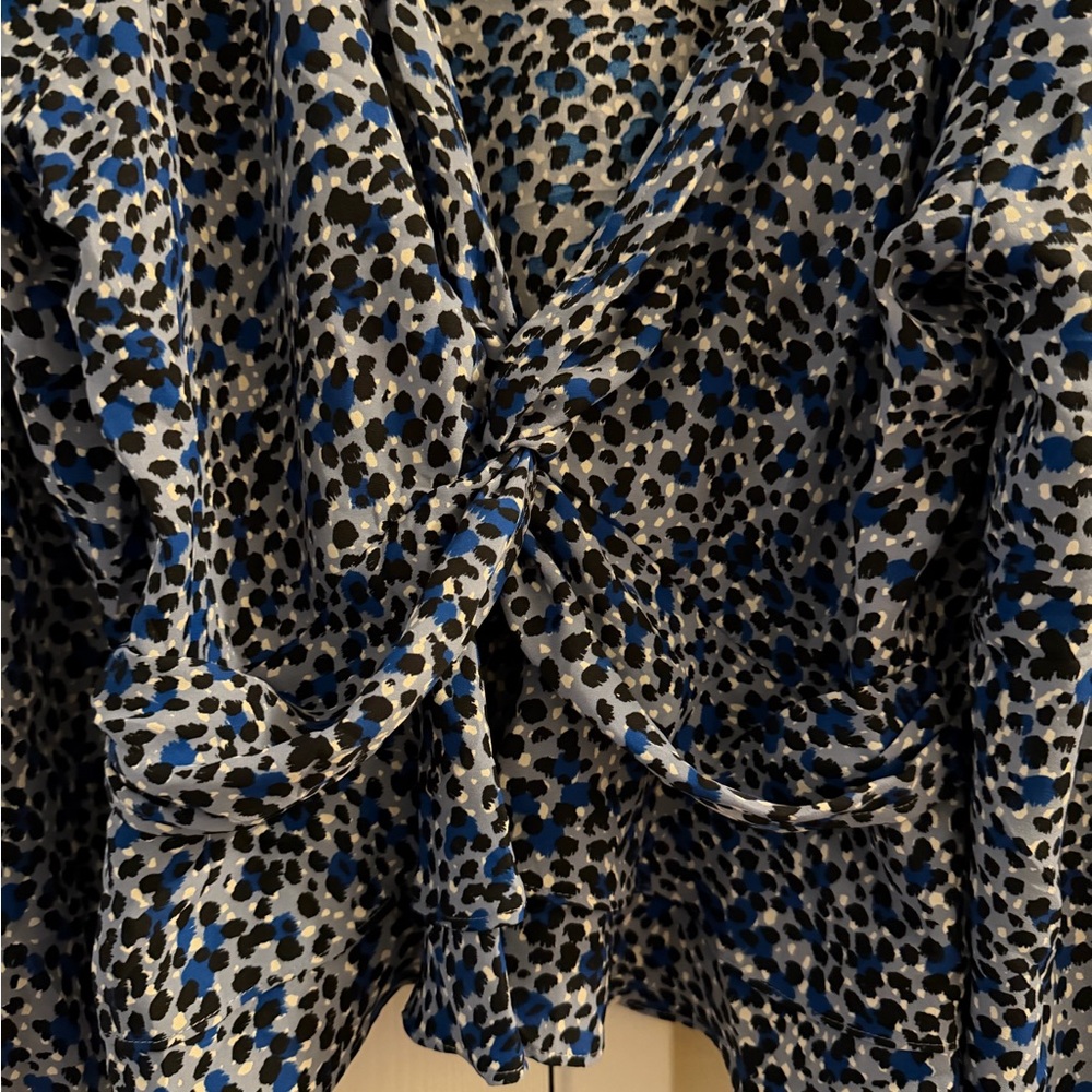 Express Multicolor Patterned Blouse - Picture 2 of 3